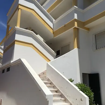 Rue Melvin Jones Apartment